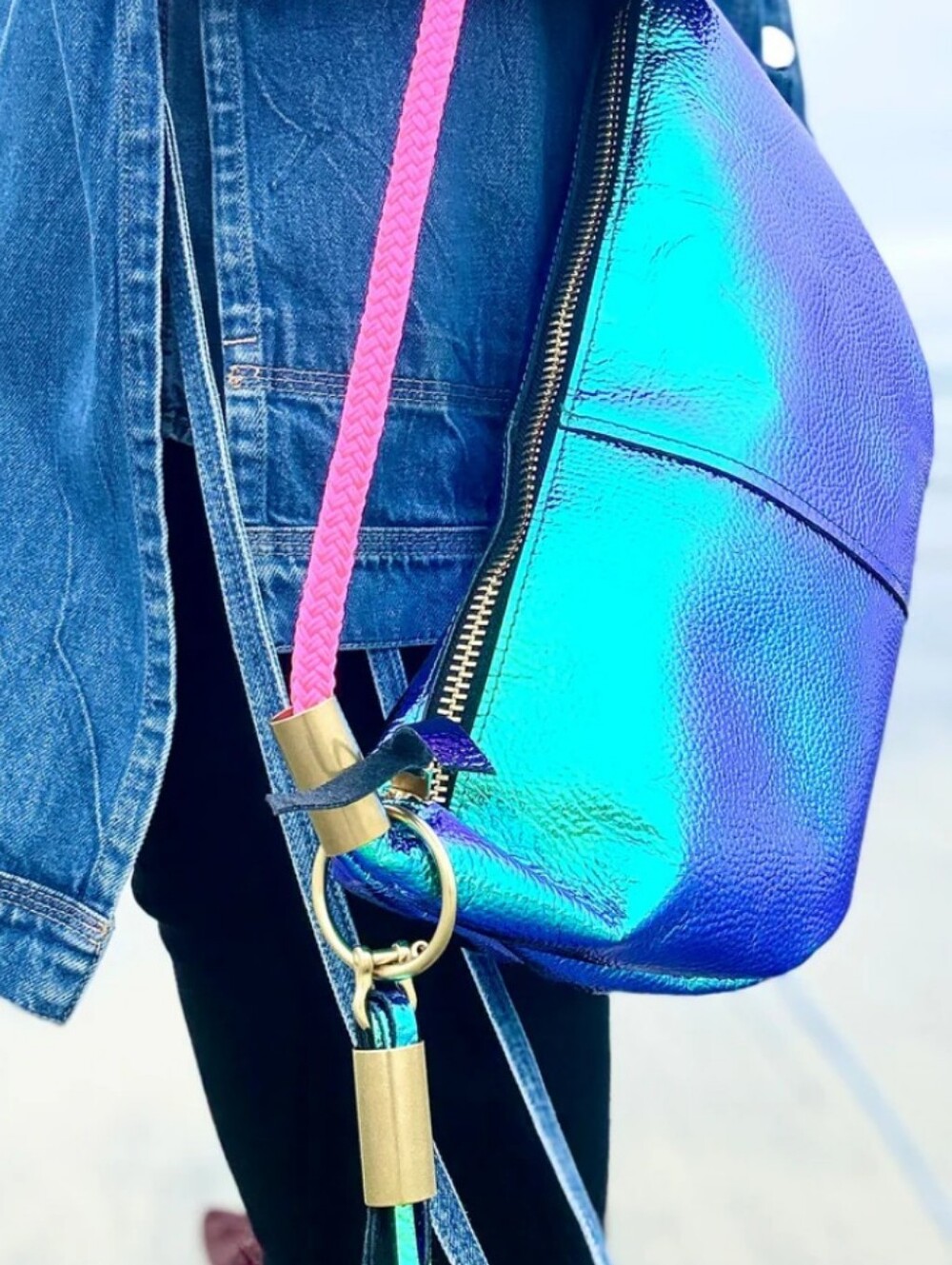 ~~Wildwood💙OysterCo. Sling Bag~~ - Picture 1 of 8